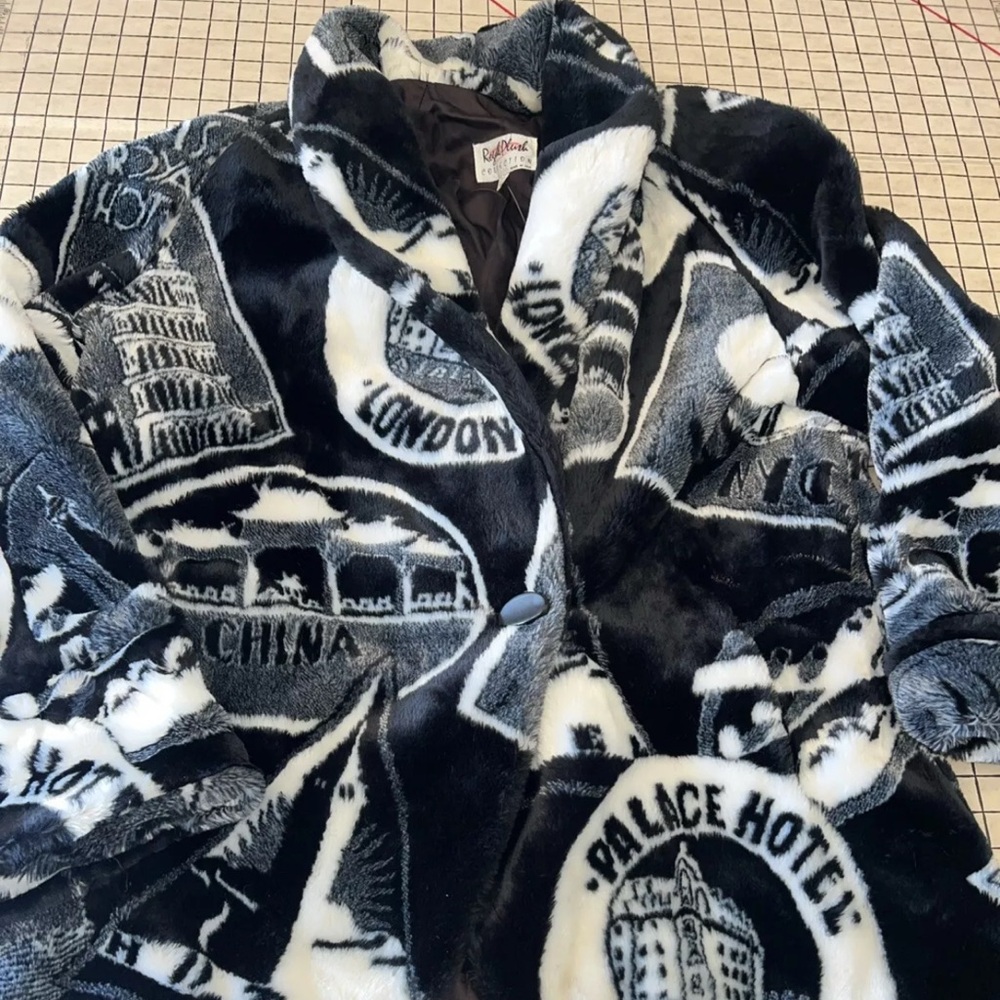 VTG DonnyBrook Regal Plush Collection  London Paris Plush Coat Oversized L
